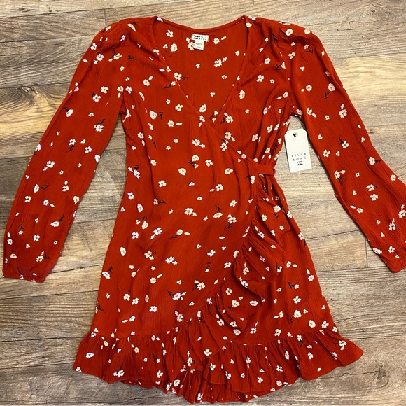 Billabong ♥️ Lovin You Ruffle Floral Wrap Mini Dress - Picture 3 of 16